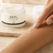 
استعمال كريم مزيل العرق ANYA. بلطف على البشرة